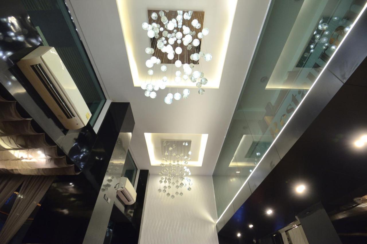 De Lux Hotel